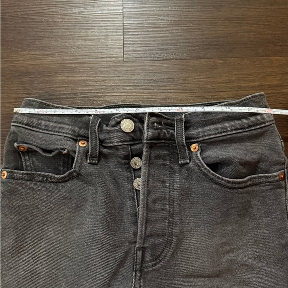 Grey Levi’s Shorts Size 24 - Picture 4 of 5